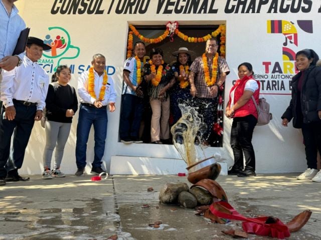 Alcalde de Tarija inaugura consultorio vecinal como regalo a vecinos del barrio Los Chapacos I